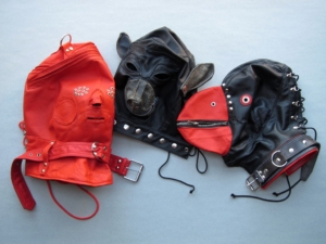 Karkulka-Vlk-Papuchalk, kožené-kukly, 2010